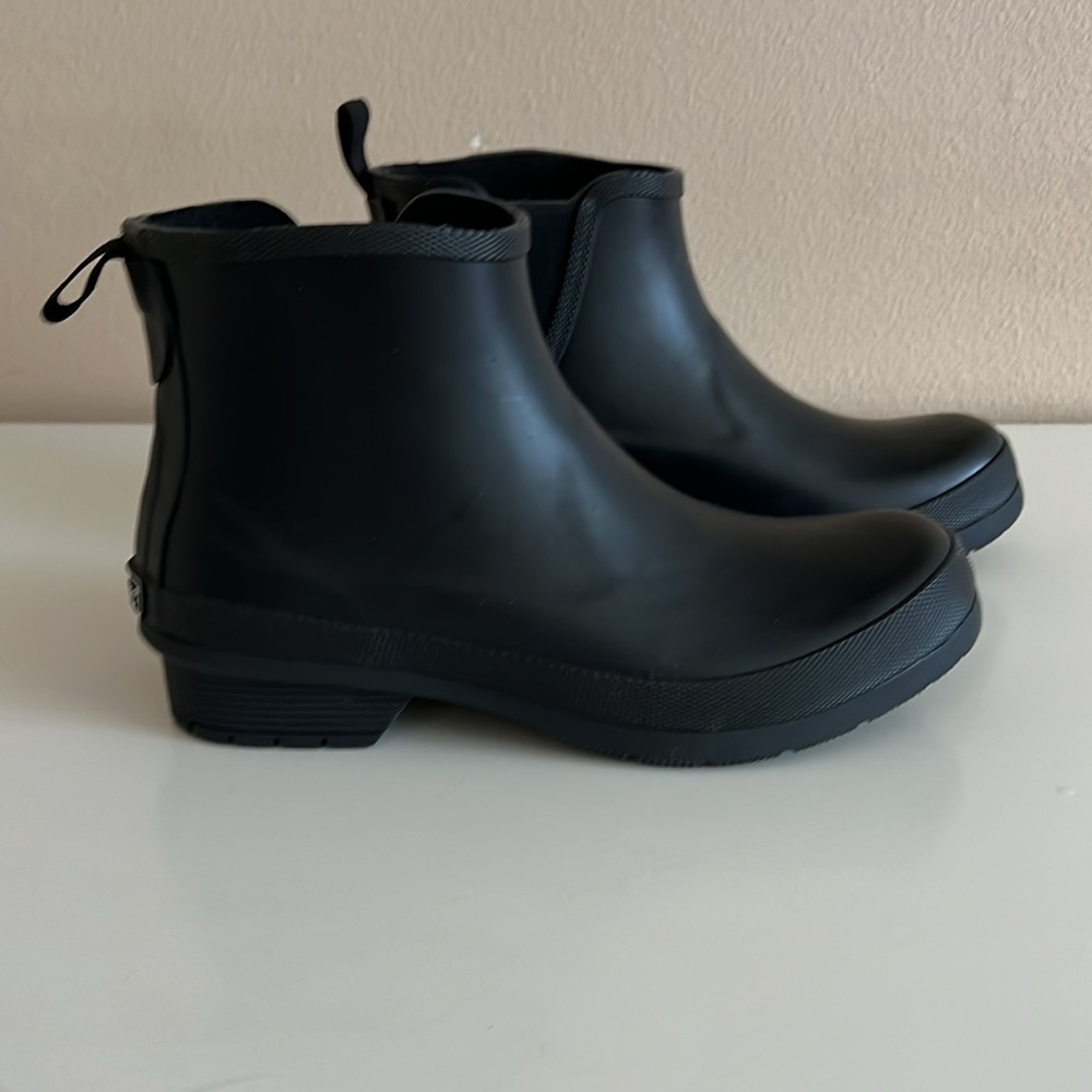 Chooka Black Chelsea Ankle Rain Boots 6